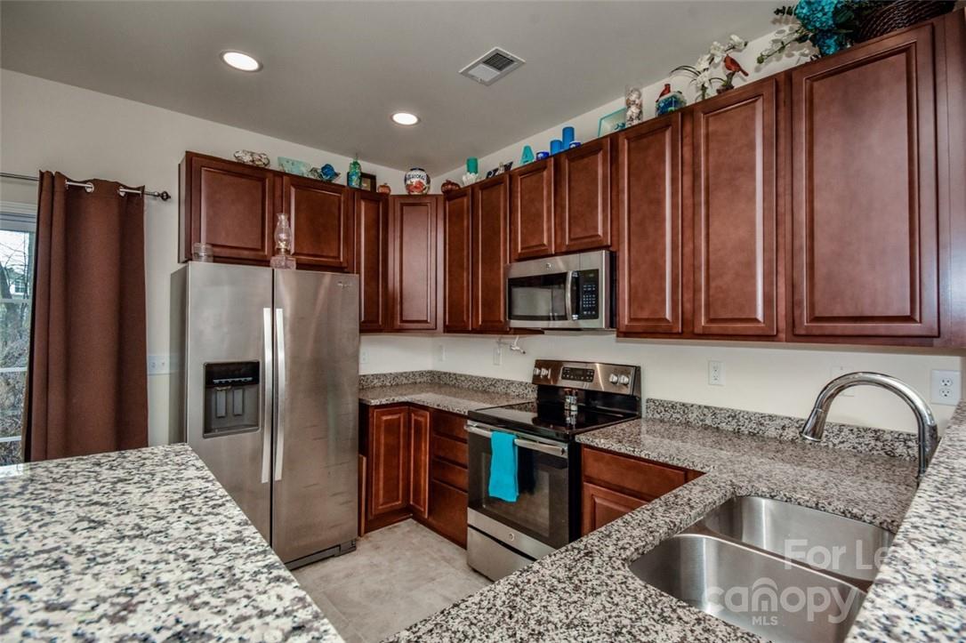 Woodburn Crossing - Residential Lease