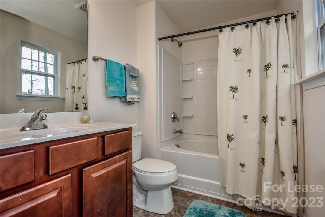 Woodburn Crossing - Residential Lease