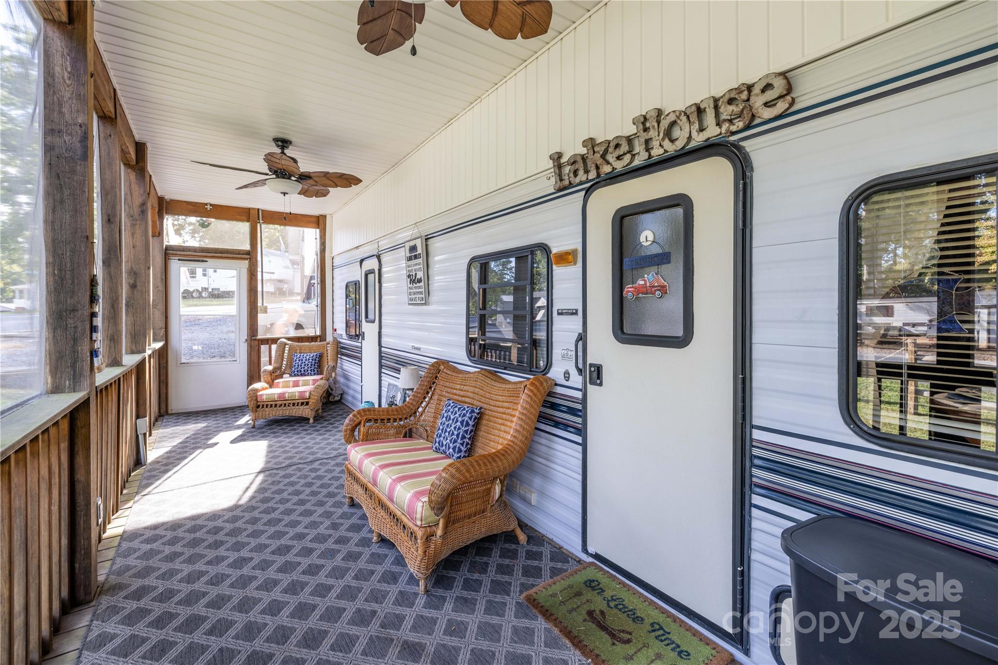 Twin Harbor - Residential