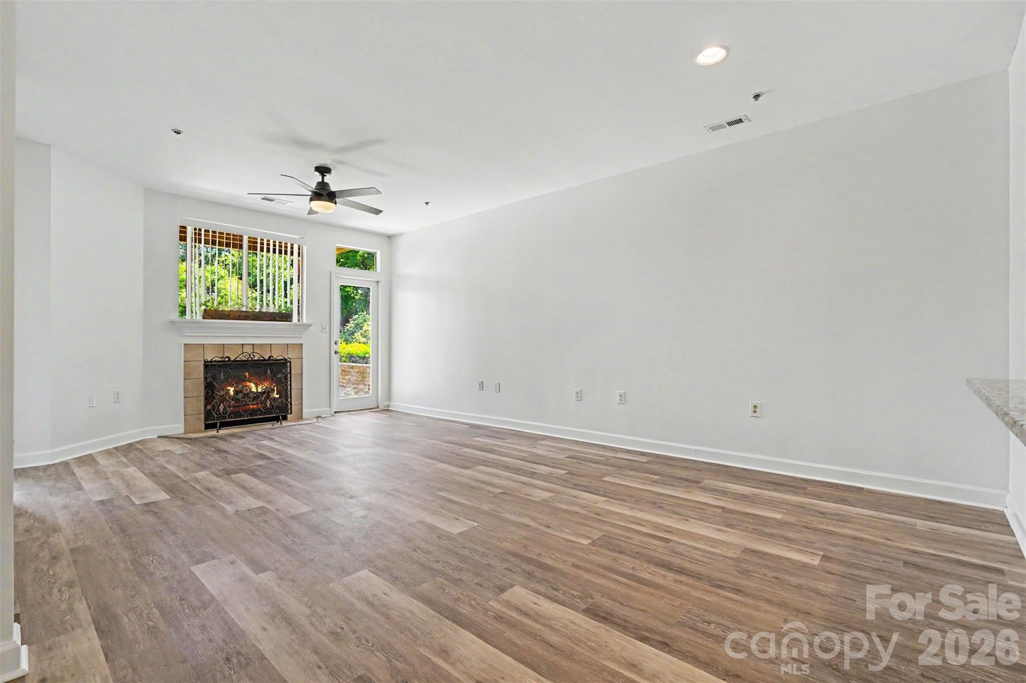 Pier 33 - Residential