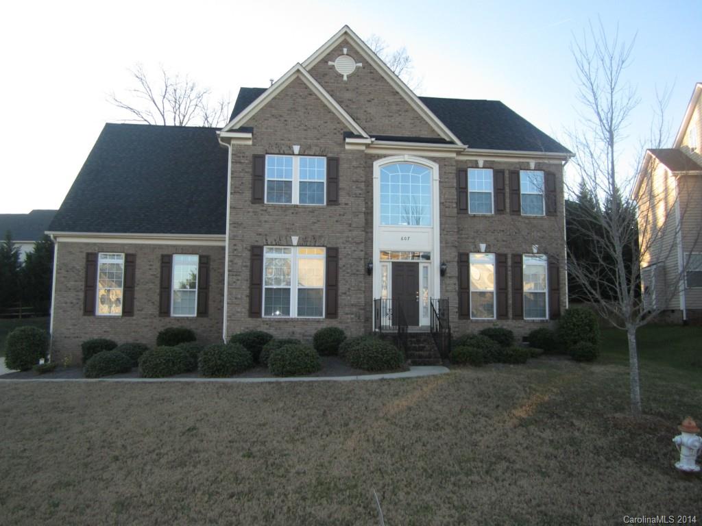 Master Suite w/huge double walk-in closets & awesome bath - double vanities, over sized garden tub, separate glass shower. All bedrooms extra large w/good storage. Bonus room is flexible space - media room, home theater, playroom, extra family room. Kitchen has double ovens, work island & tons of cabinets & counters. 3 car garage. Great neighborhood, great location, great schools. An absolute steal at only $329K - do not wait!! This property will not last long.