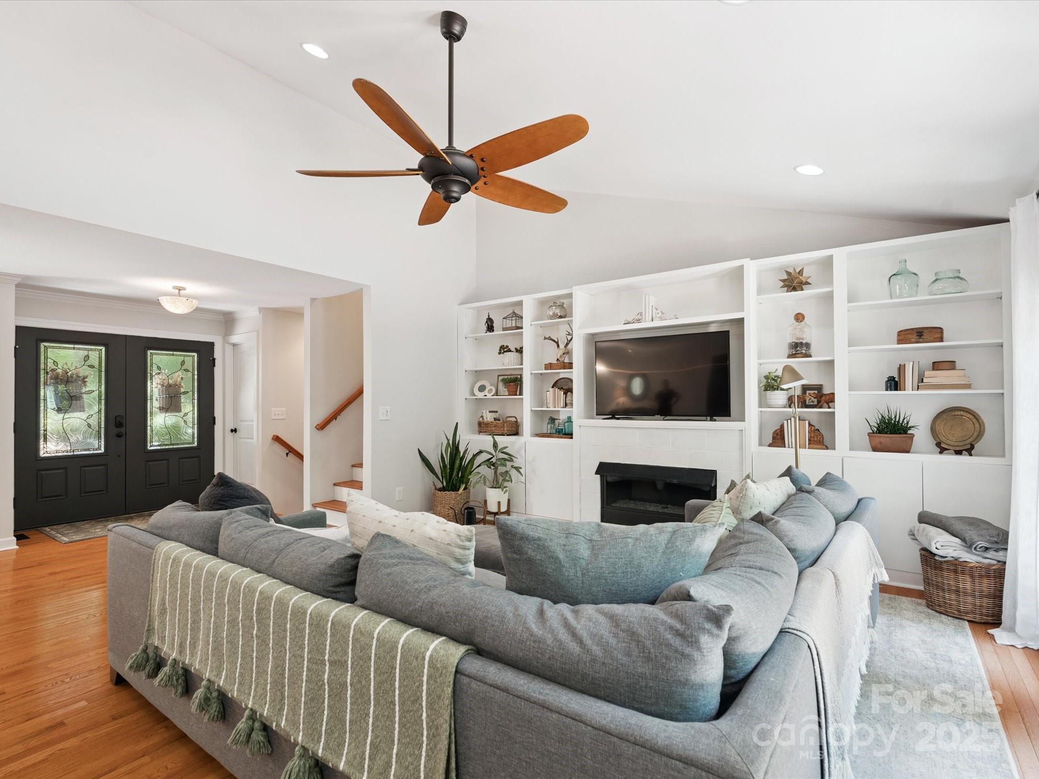 Olde Williamsburg - Residential