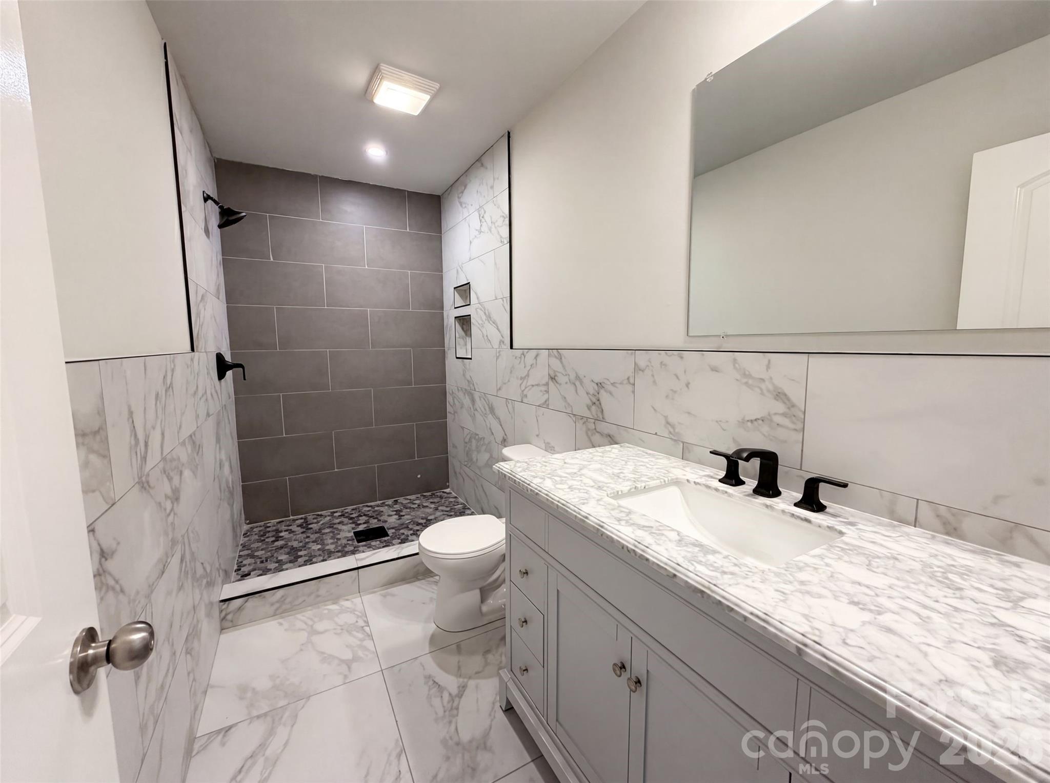 Newport Lakes - Residential