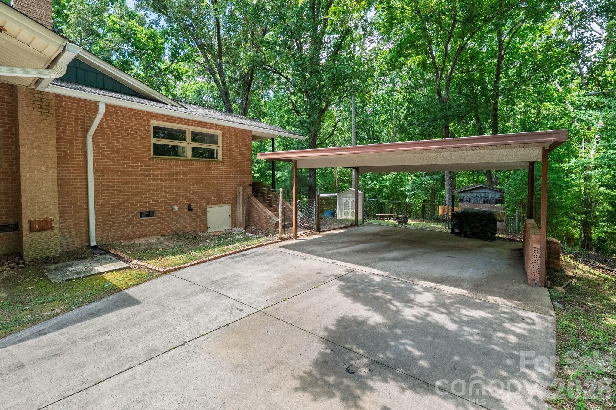 Crestwood - Residential