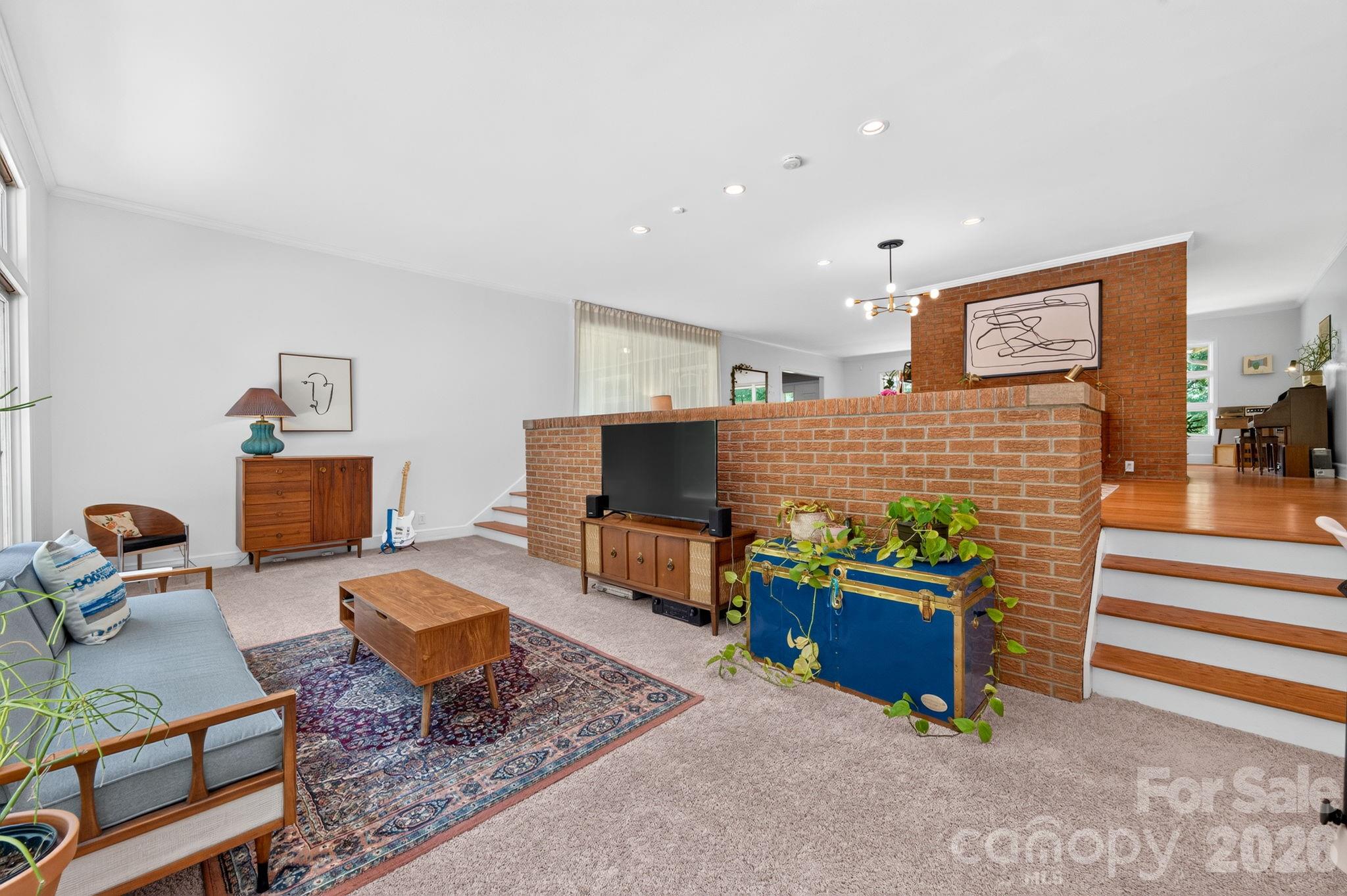 Crestwood - Residential