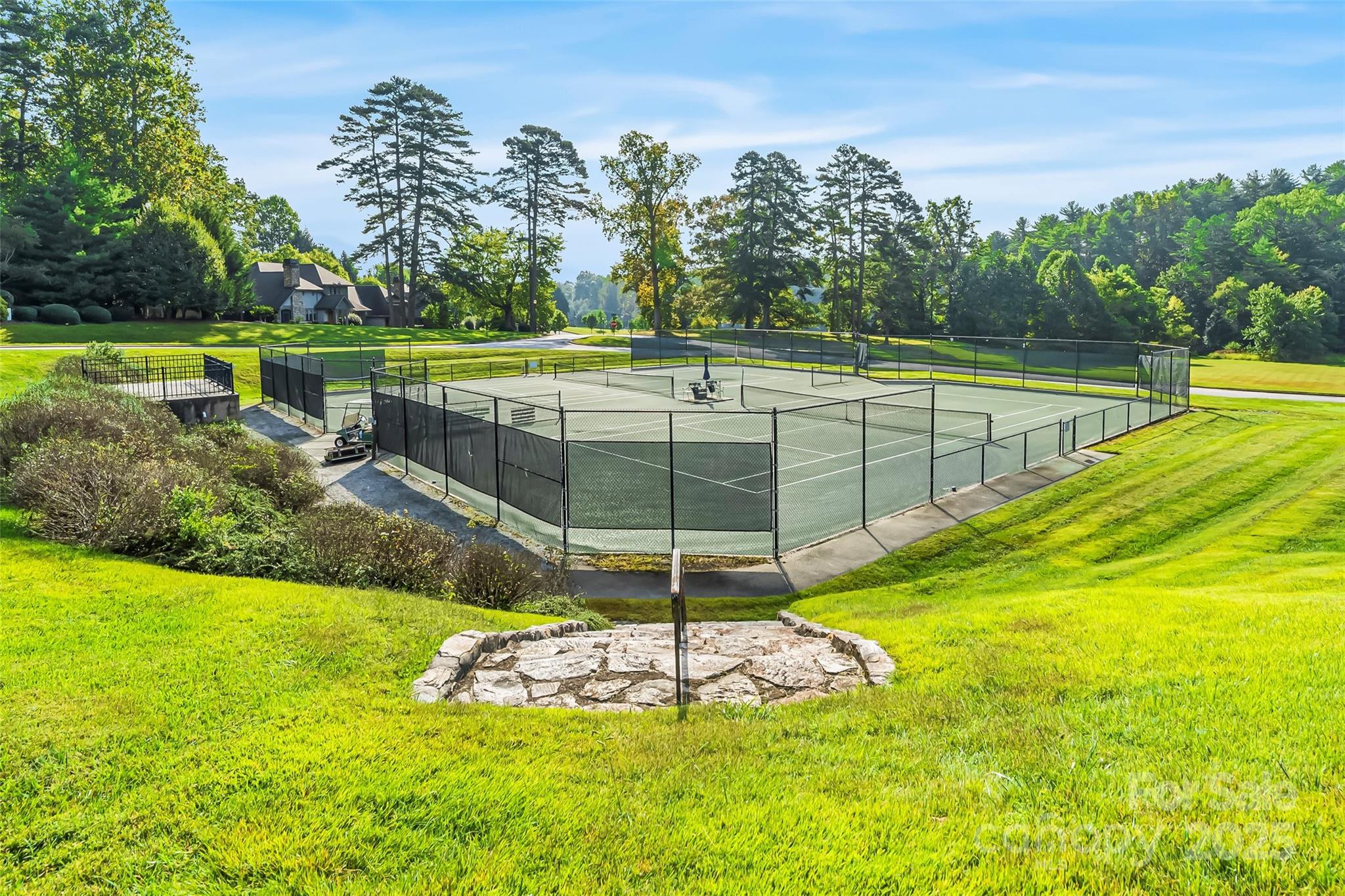 Straus Park - Land
