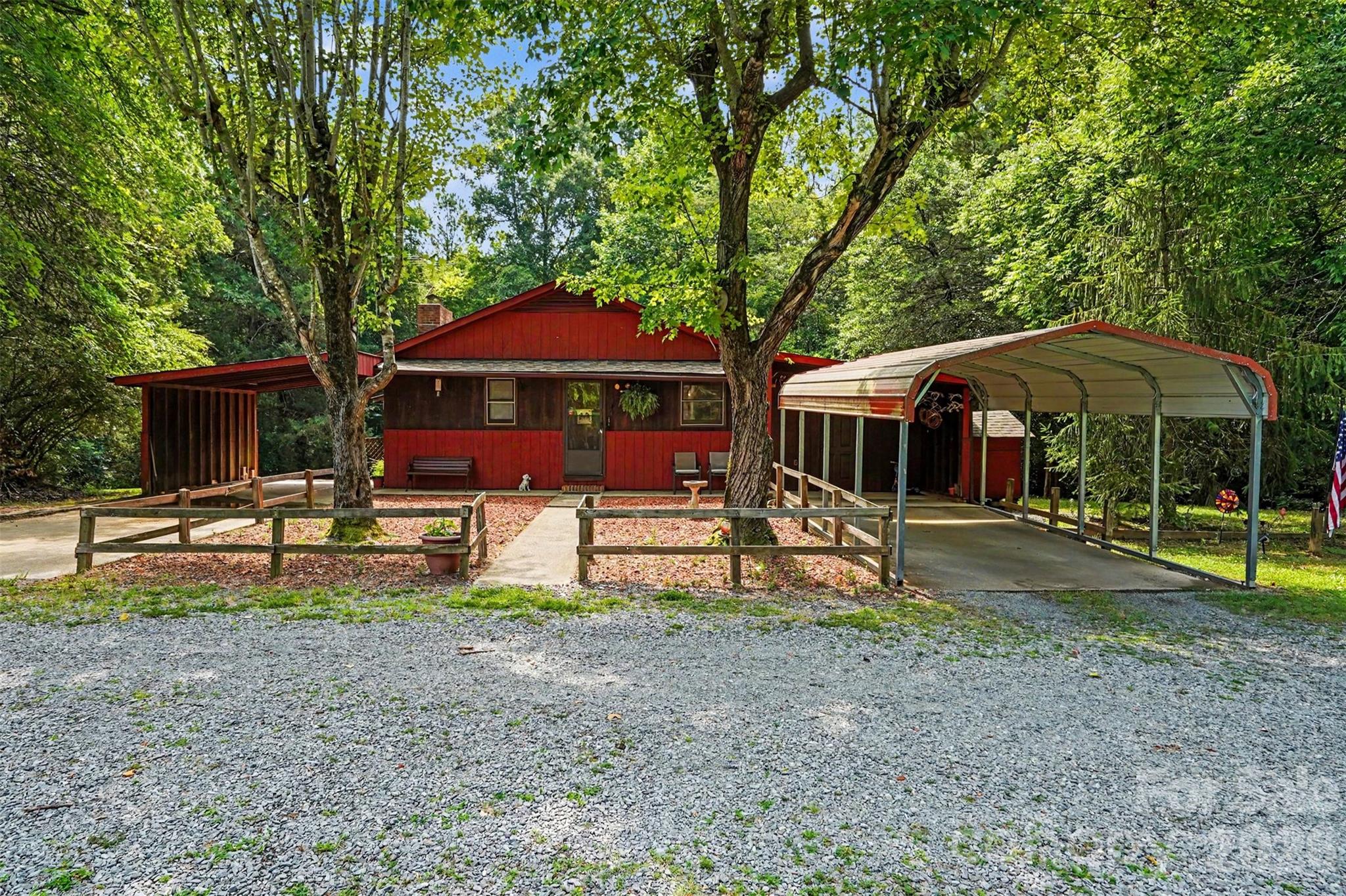 Welcome to this beautiful piece of property offering over 3.5 acres of serene land in close proximity to downtown
Waxhaw. Enjoy your covered deck with views of the woods where a creek lies just beyond the tree line. This
versatile property features a 2 bedroom, 1.5 bath on the main level with a fully finished basement adding another
bedroom and full bathroom. A perfect blend of country quiet but close to the hustle and bustle of the city. Grab
this one before it's gone!