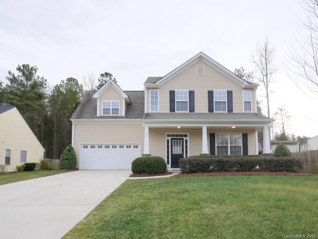 You have found it! Beautiful home w/rocking chair porch on nearly 1/2 acre, large fenced backyard w/paver patio. Sweeping archways throughout main floor. Stainless steel appliances in kitchen. Gas fireplace in the great room. Vaulted Ceiling Master Bedroom. Double vanity & garden tub in master bath. Large 4th bed/bonus room above garage. Easy to maintain landscaping w/irrigation system. Cul-de-sac street w/access to fantastic community amenities, pool, tennis, playground, etc. Welcome Home!