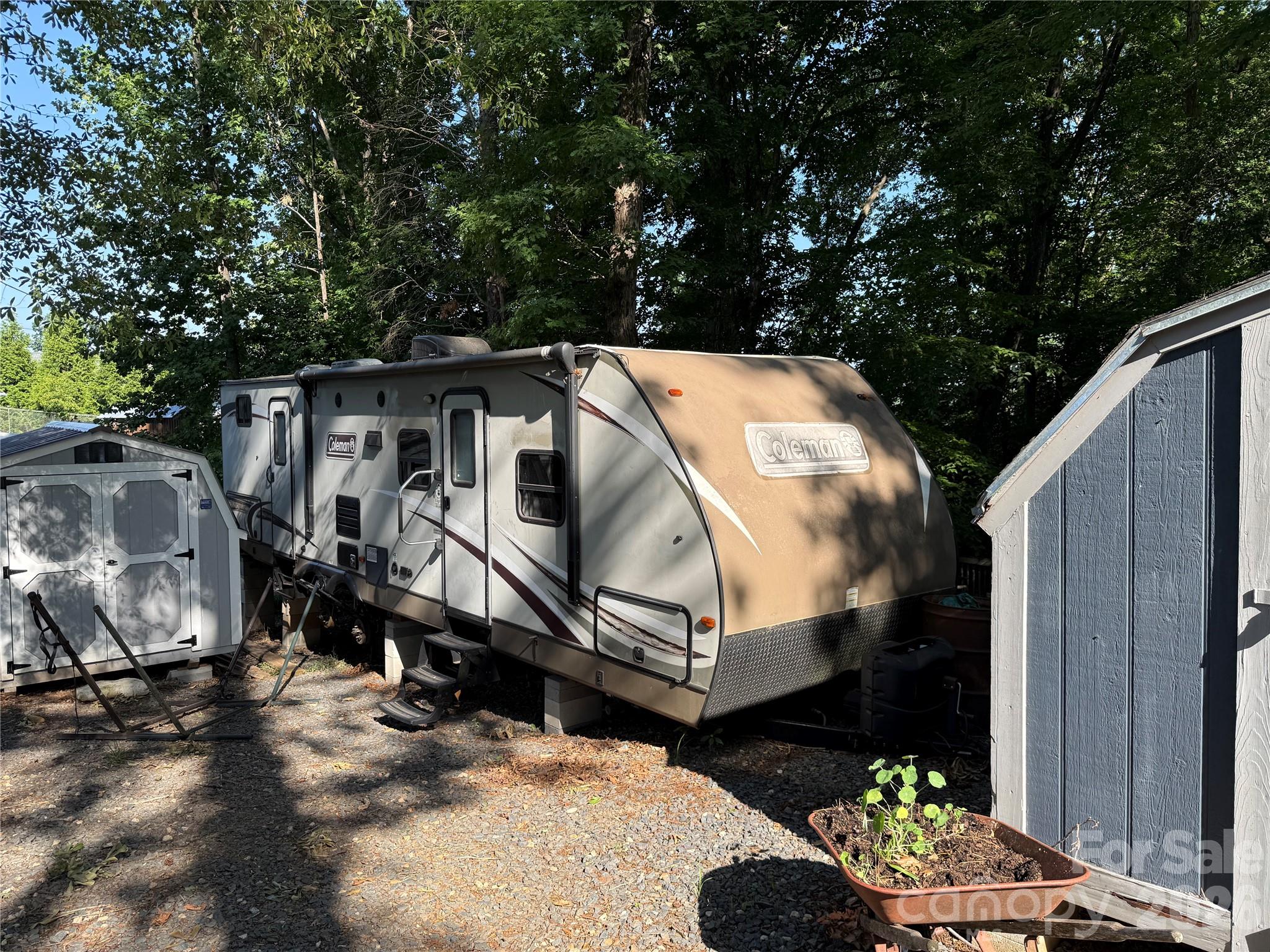 Twin Harbor - Residential