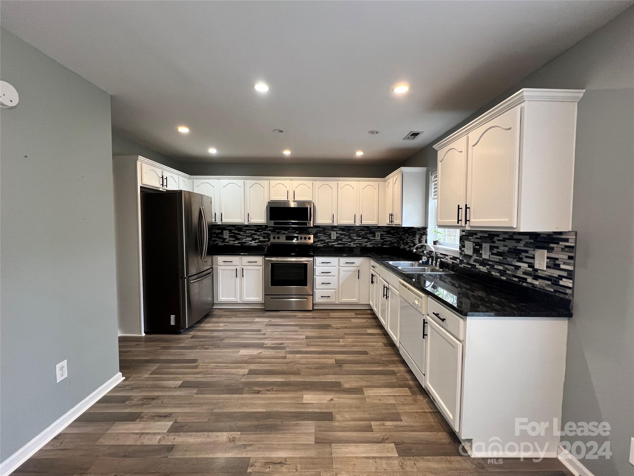 Commodore Peninsula - Residential Lease