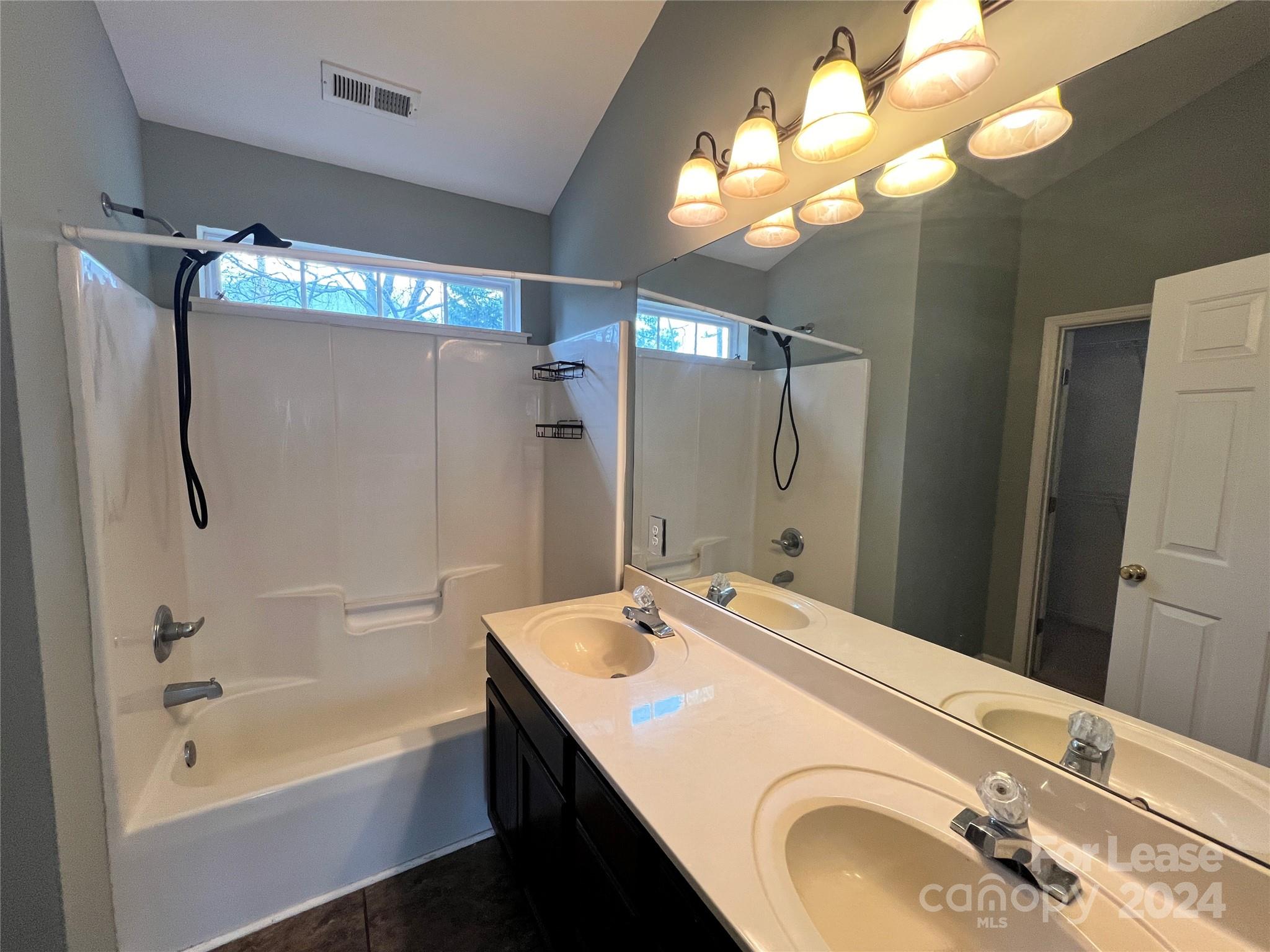 Commodore Peninsula - Residential Lease