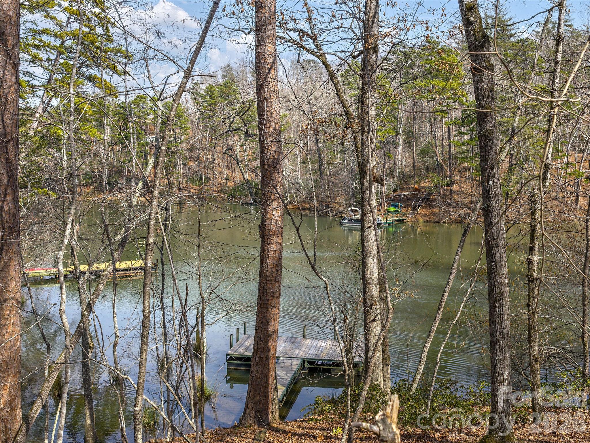Lake Adger - Land
