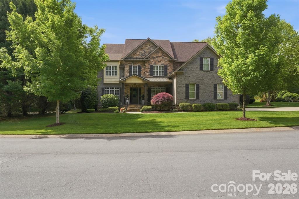 Twelve Oaks - Residential