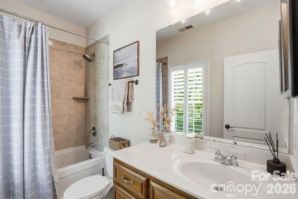 Twelve Oaks - Residential