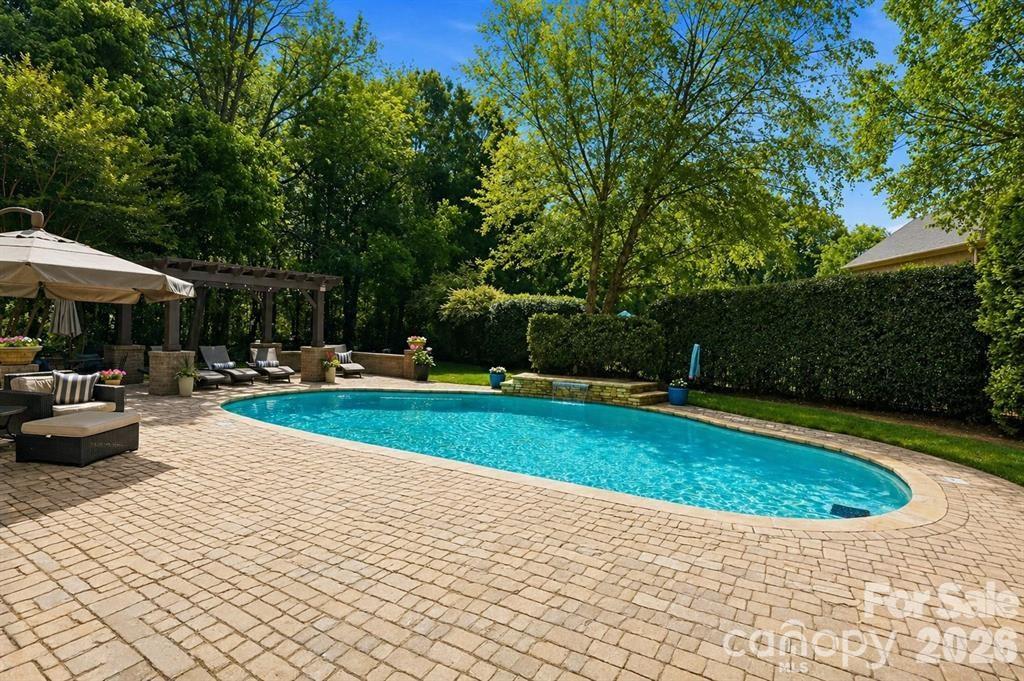 Twelve Oaks - Residential