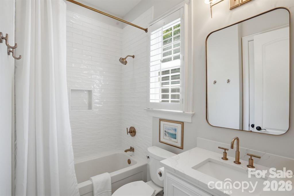Twelve Oaks - Residential