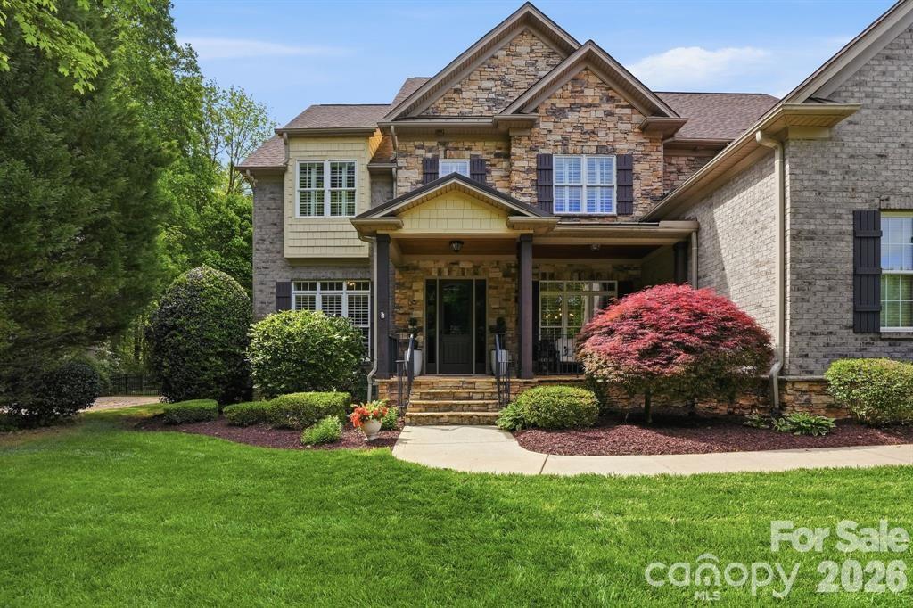 Twelve Oaks - Residential