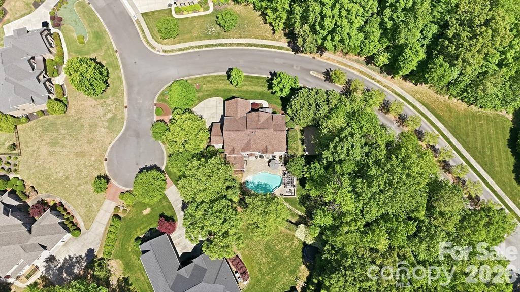 Twelve Oaks - Residential