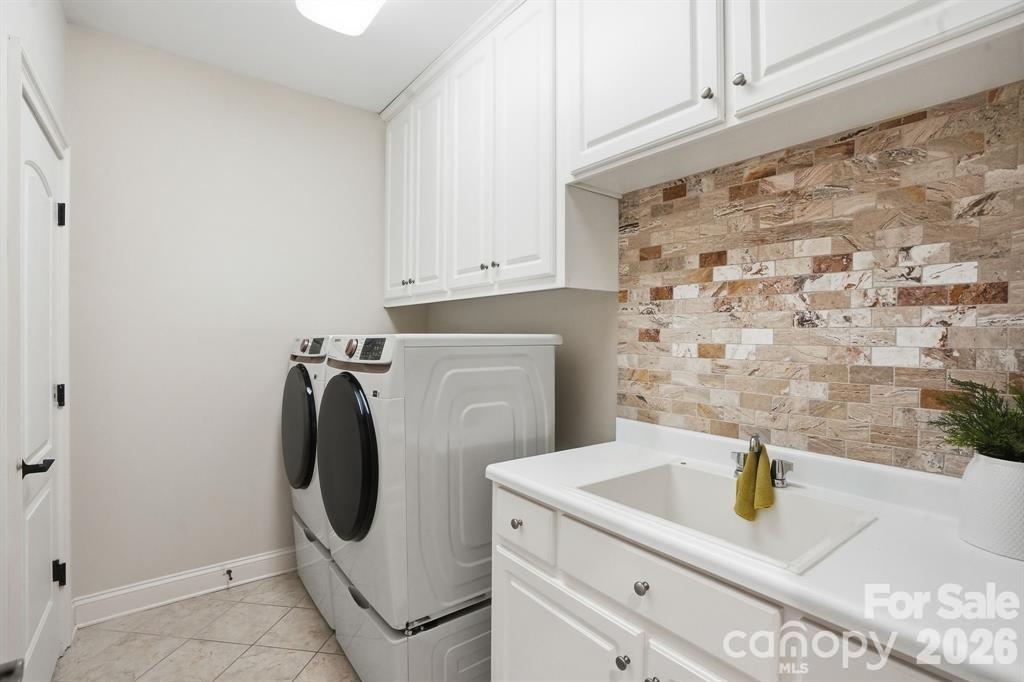 Twelve Oaks - Residential