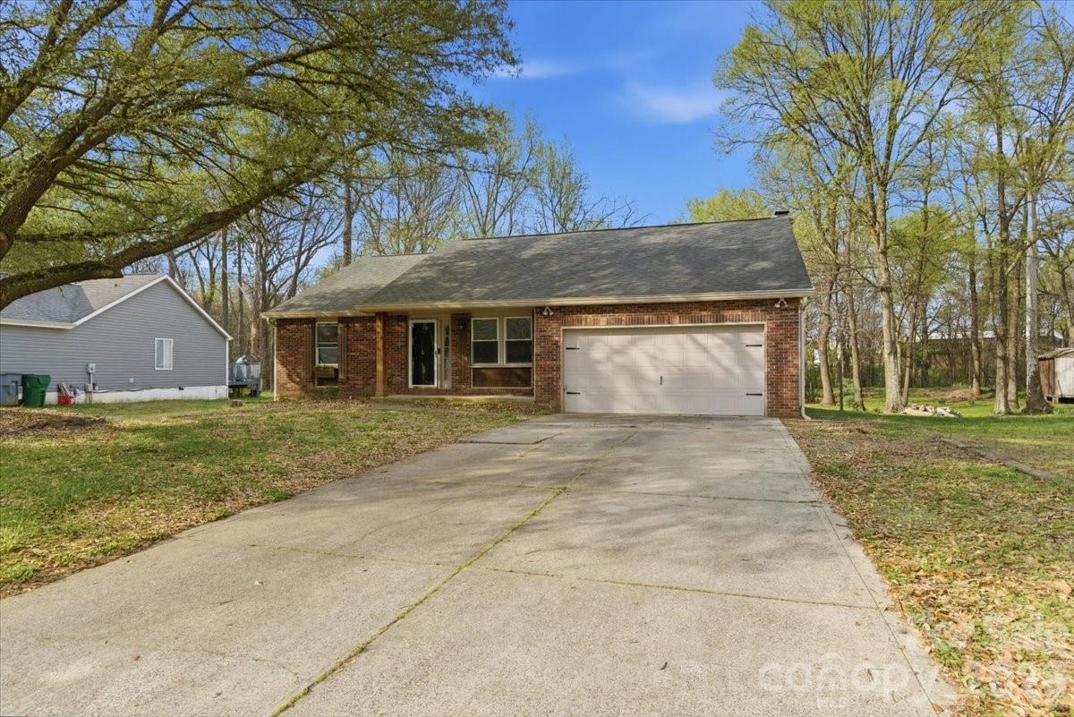 Twelve Oaks - Residential