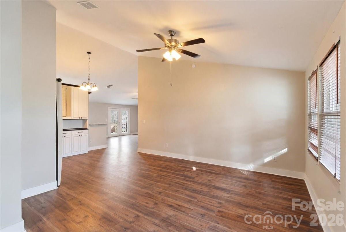 Twelve Oaks - Residential