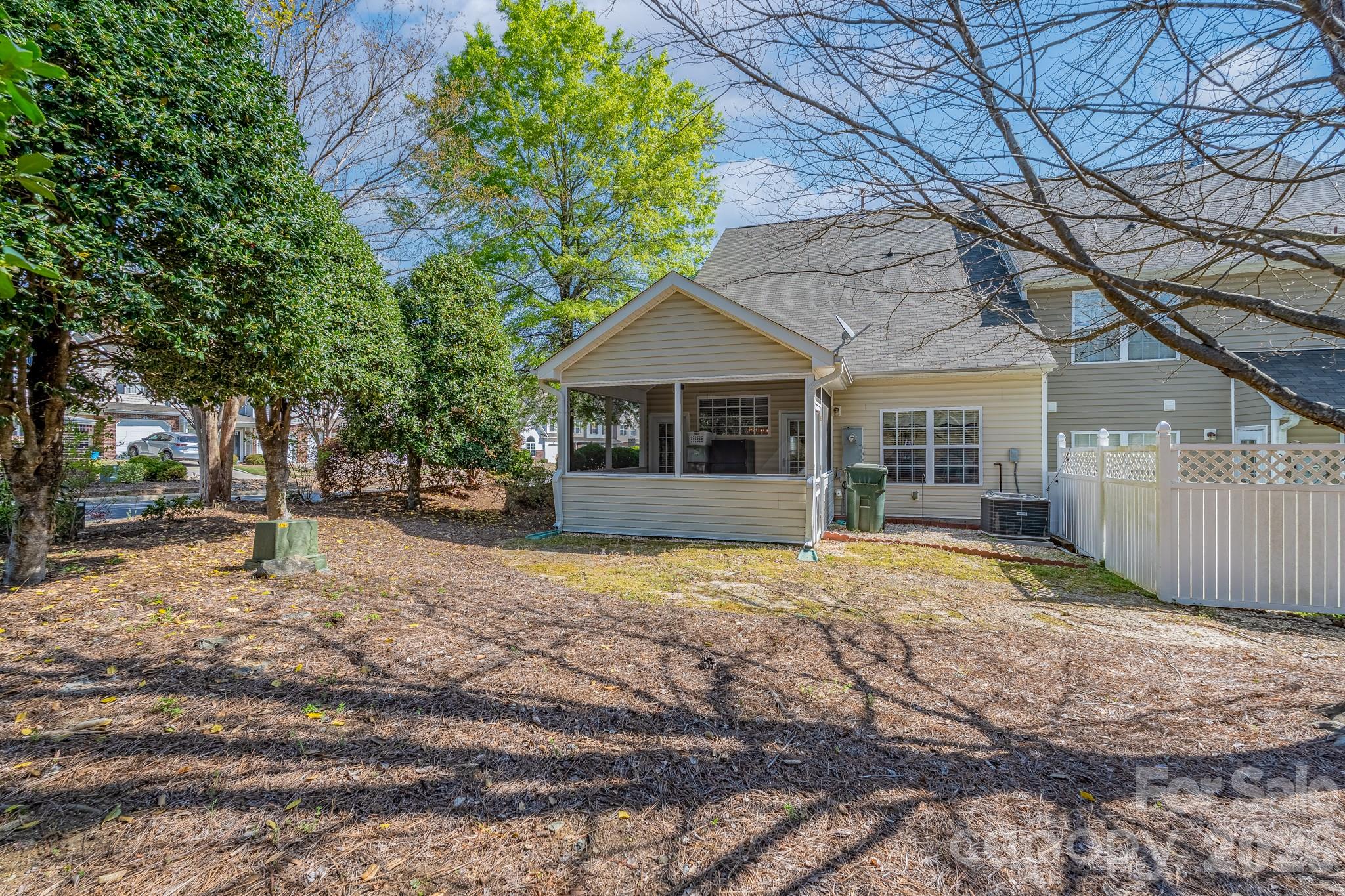 Lexington Commons - Residential