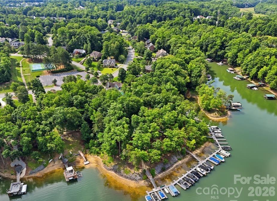 Mt Isle Harbor - Land