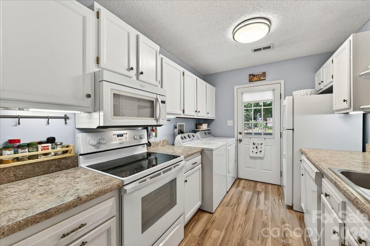 Candlewyck - Residential