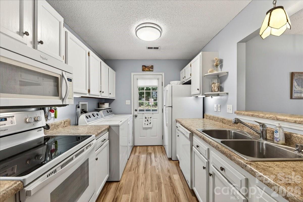 Candlewyck - Residential