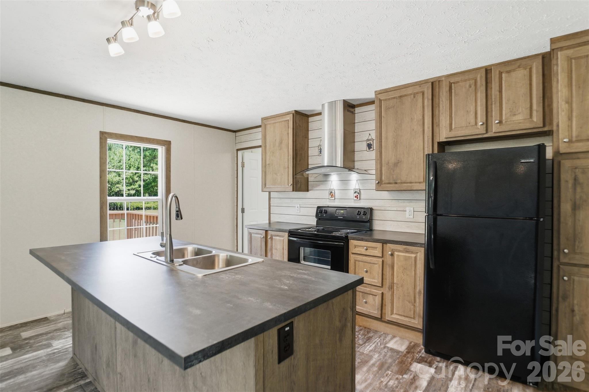 Mirror Lake - Residential