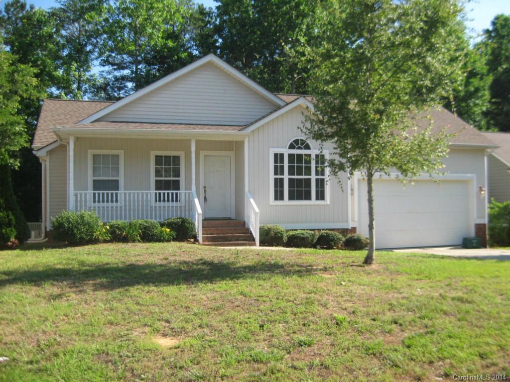Charming home with 3 bed and 2 baths.  Fresh paint interior, brand new carpet, eat in kitchen, living room with vaulted ceiling and fireplace.  Separate laundry room and 2 car garage.  Newly pressure washed exterior. Low HOA fees.
