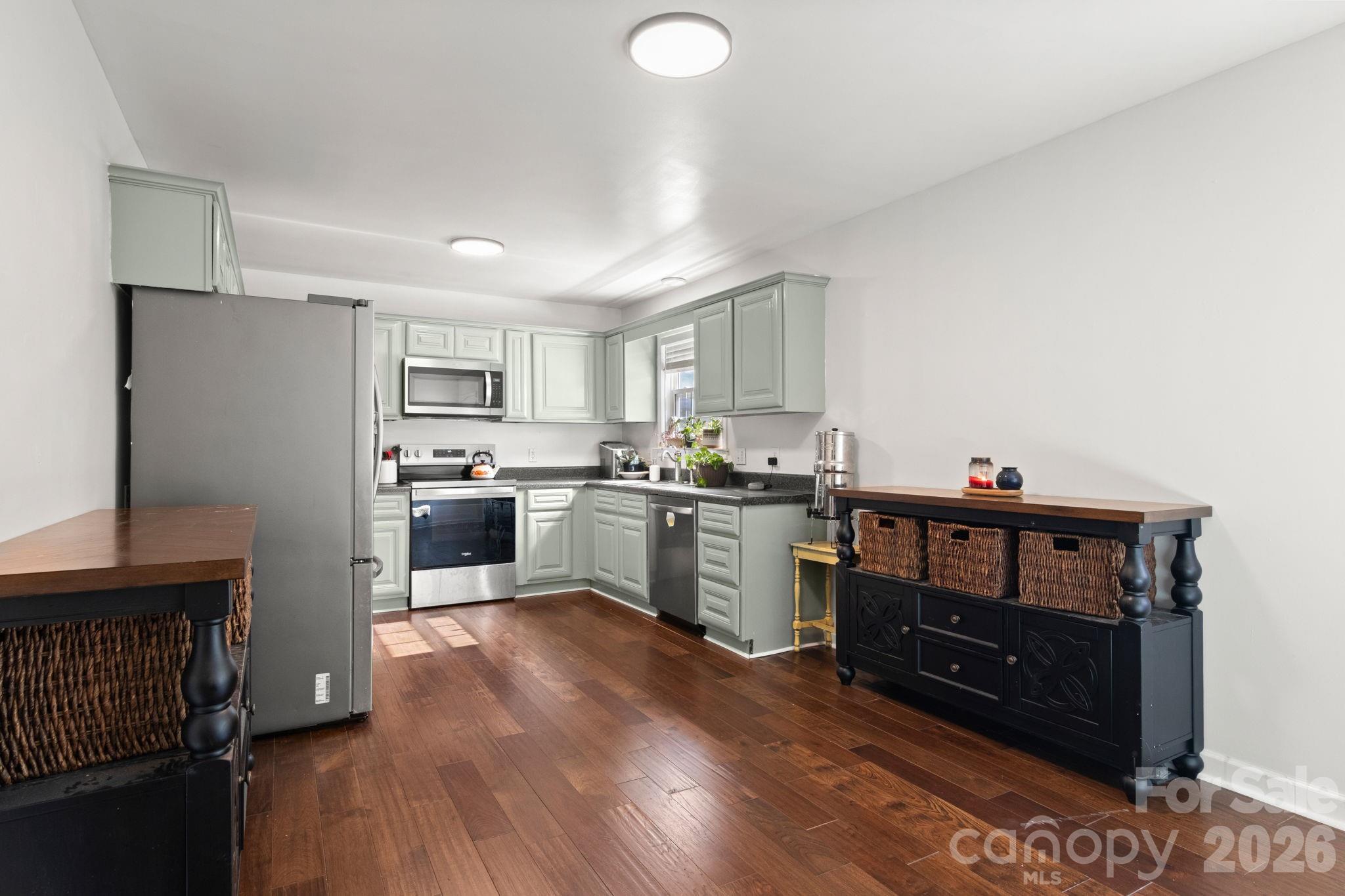 ROBERTS - Residential