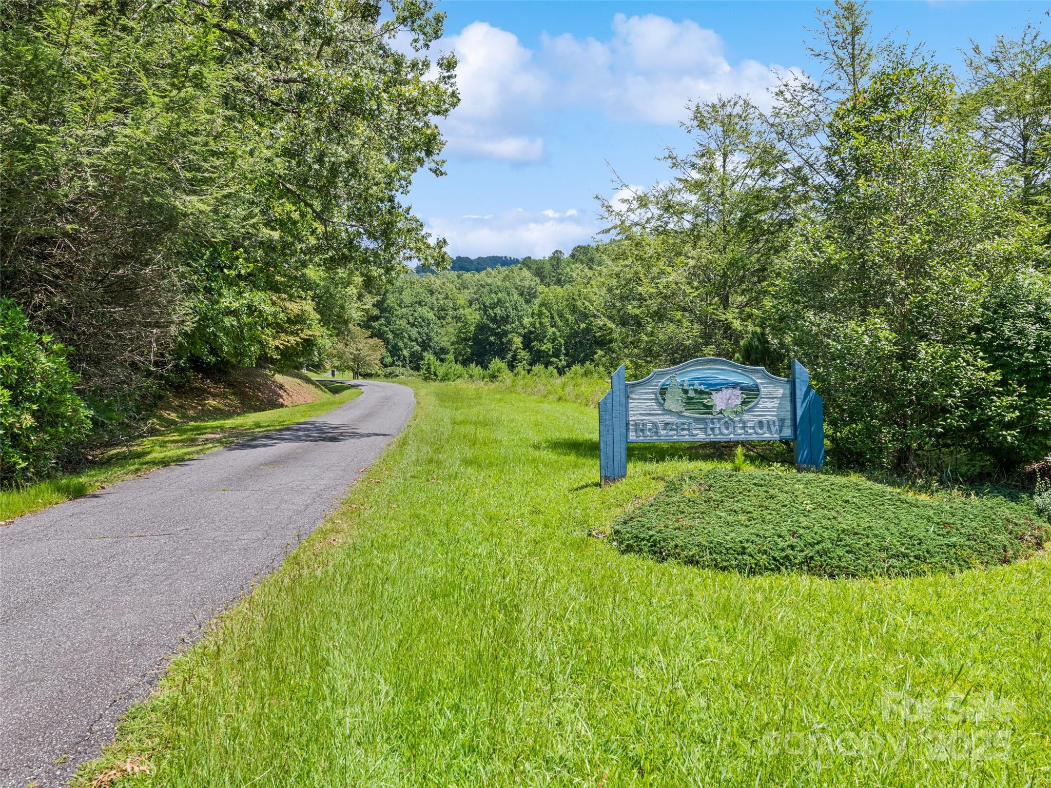 Hazel Hollow - Land