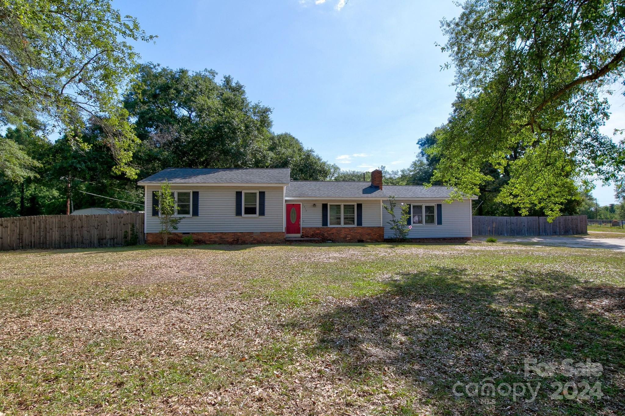 Beautiful 3 bedroom, 2 bath home on 1 acre of land with completely private fenced in back yard! Many updates and freshly painted! Deck and fire pit area provide a wonderful area for your summer BBQ’s! Living room and additional family room/flex room area. This property offers the feel of country living with the convenience of being just minutes from town.