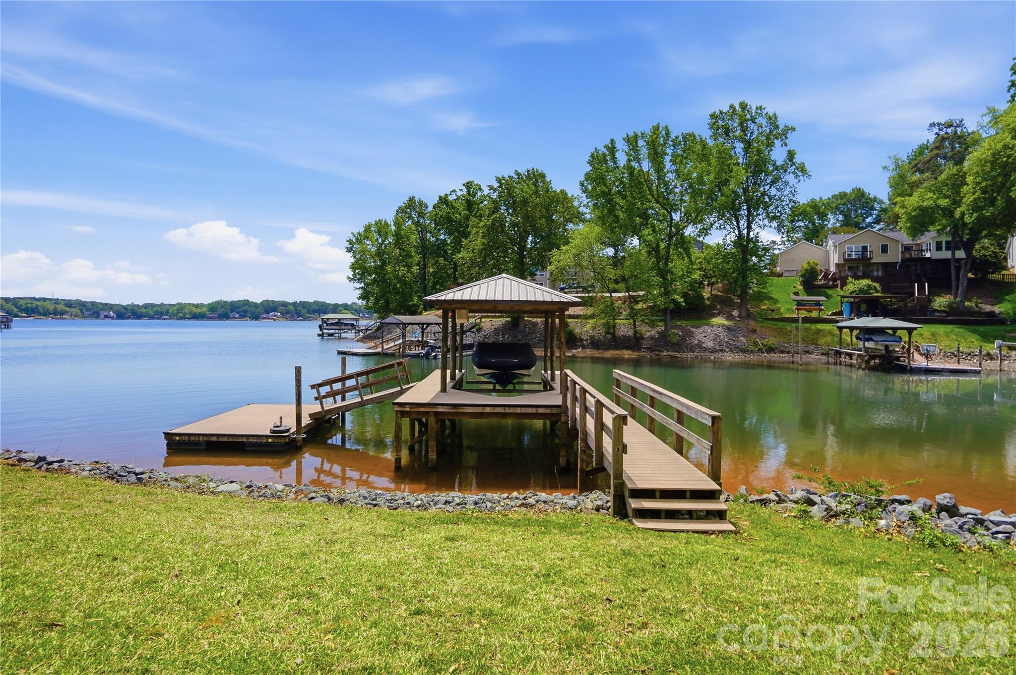 Tega Cay - Residential