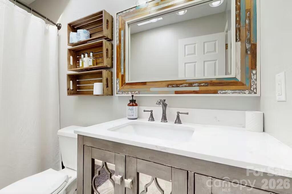 Royal Pines - Residential