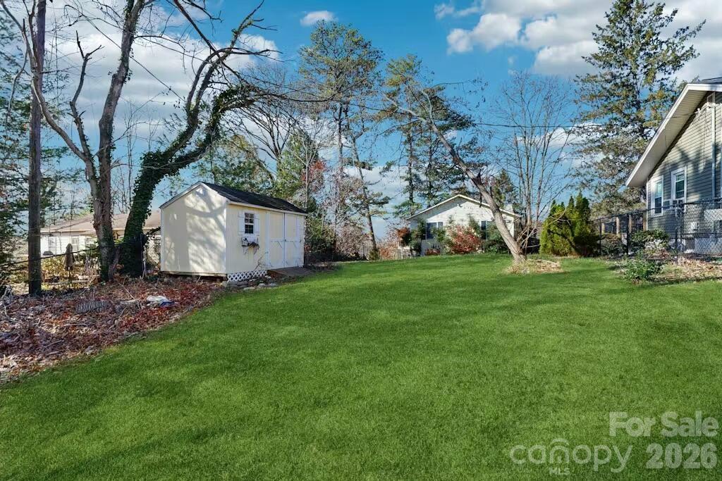 Royal Pines - Residential