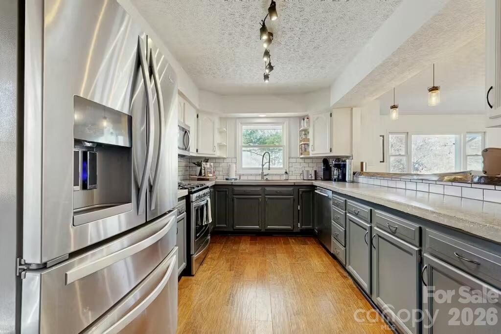 Royal Pines - Residential