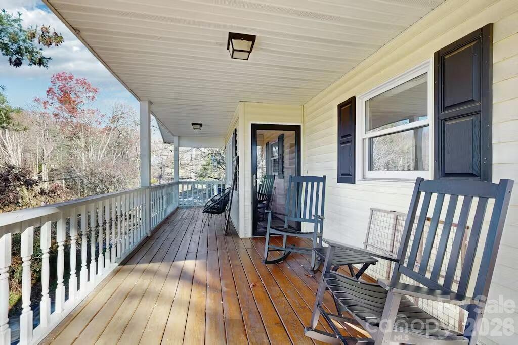 Royal Pines - Residential