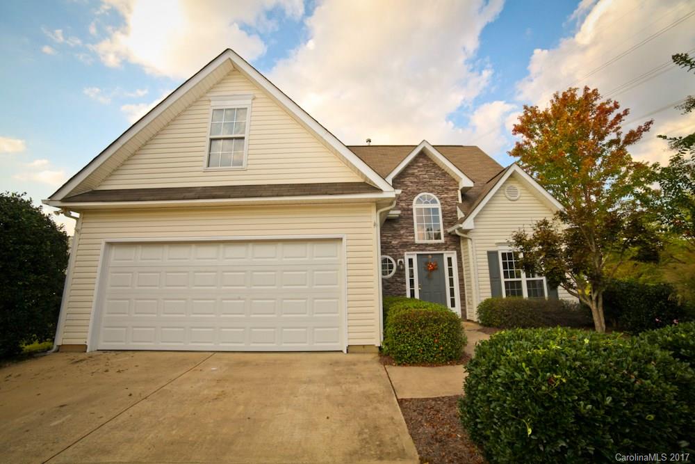 Sitting on a beautiful corner lot, one of the largest in the neighborhood, with a fenced yard and shade trees, this 3 bedroom, 2.5 bath home is perfect for your family and ready to move in!  Carpet, engineered wood, and tile in the entire house, granite, tile, stove and dishwasher in the kitchen all just over a year old. Close to schools, shopping, dining, aquatics center, the neighborhood pool and minutes from I-77, you're in the perfect location to have it all!
More photos coming Thursday.