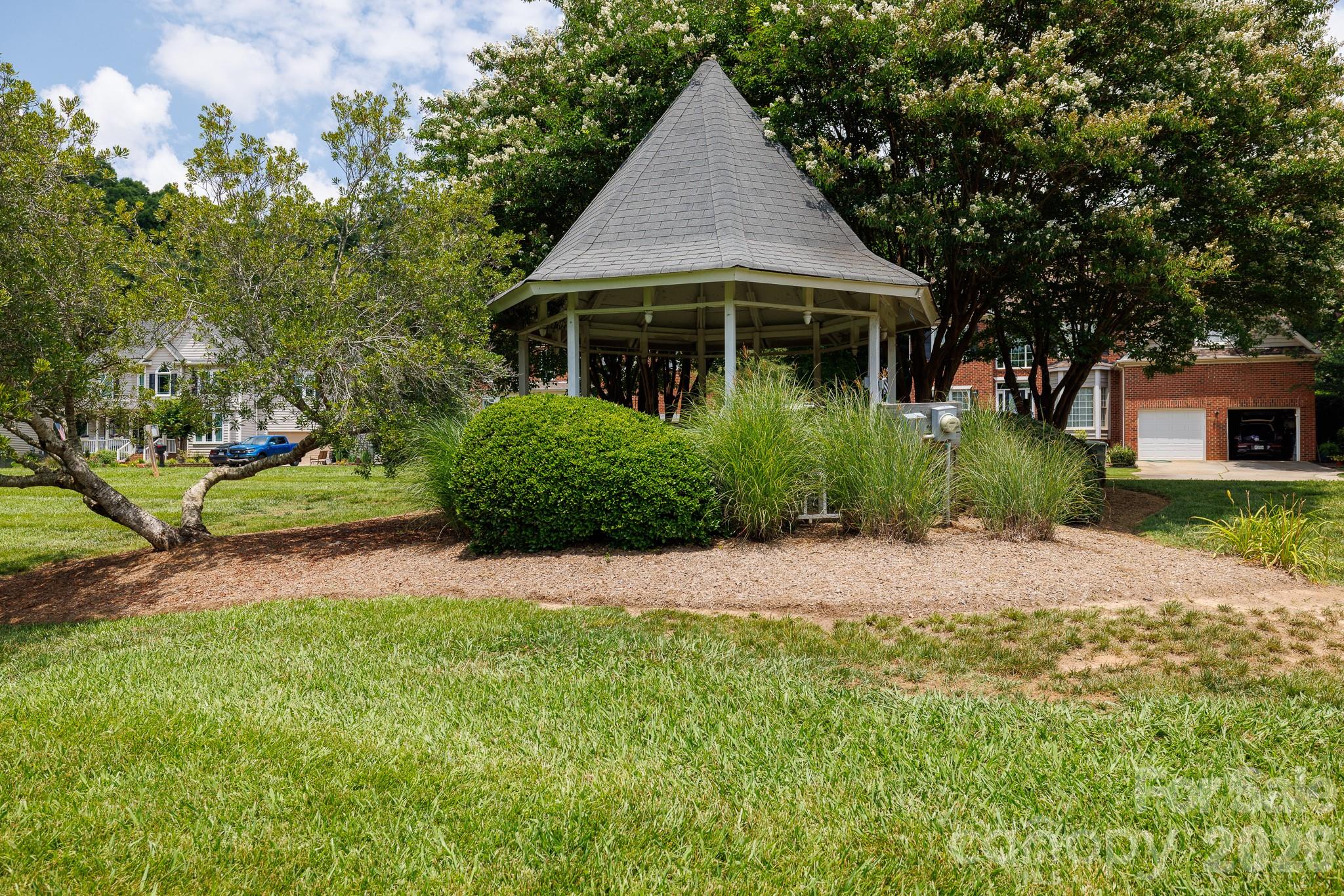 Royal Oaks - Residential