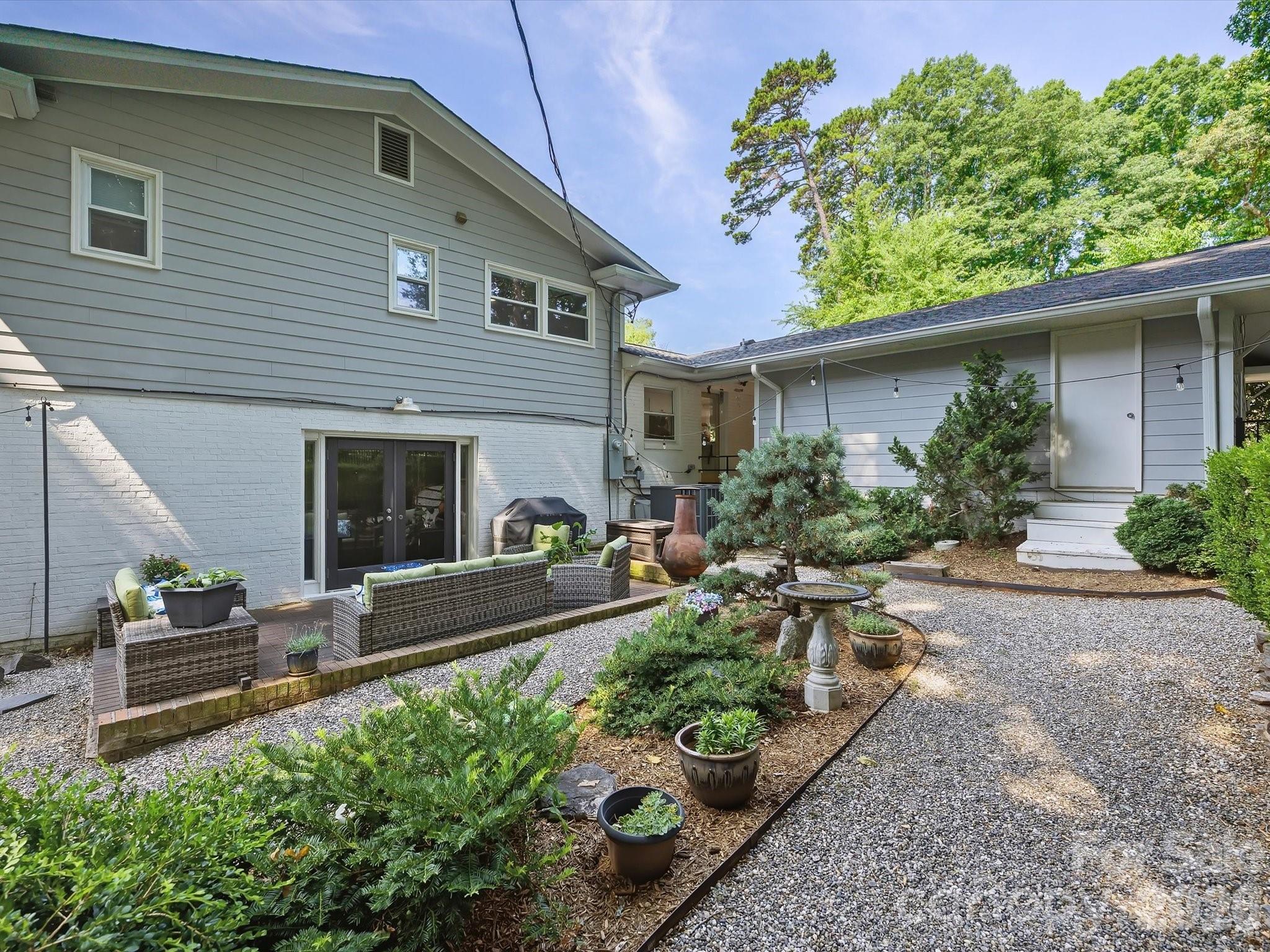 Lansdowne - Residential