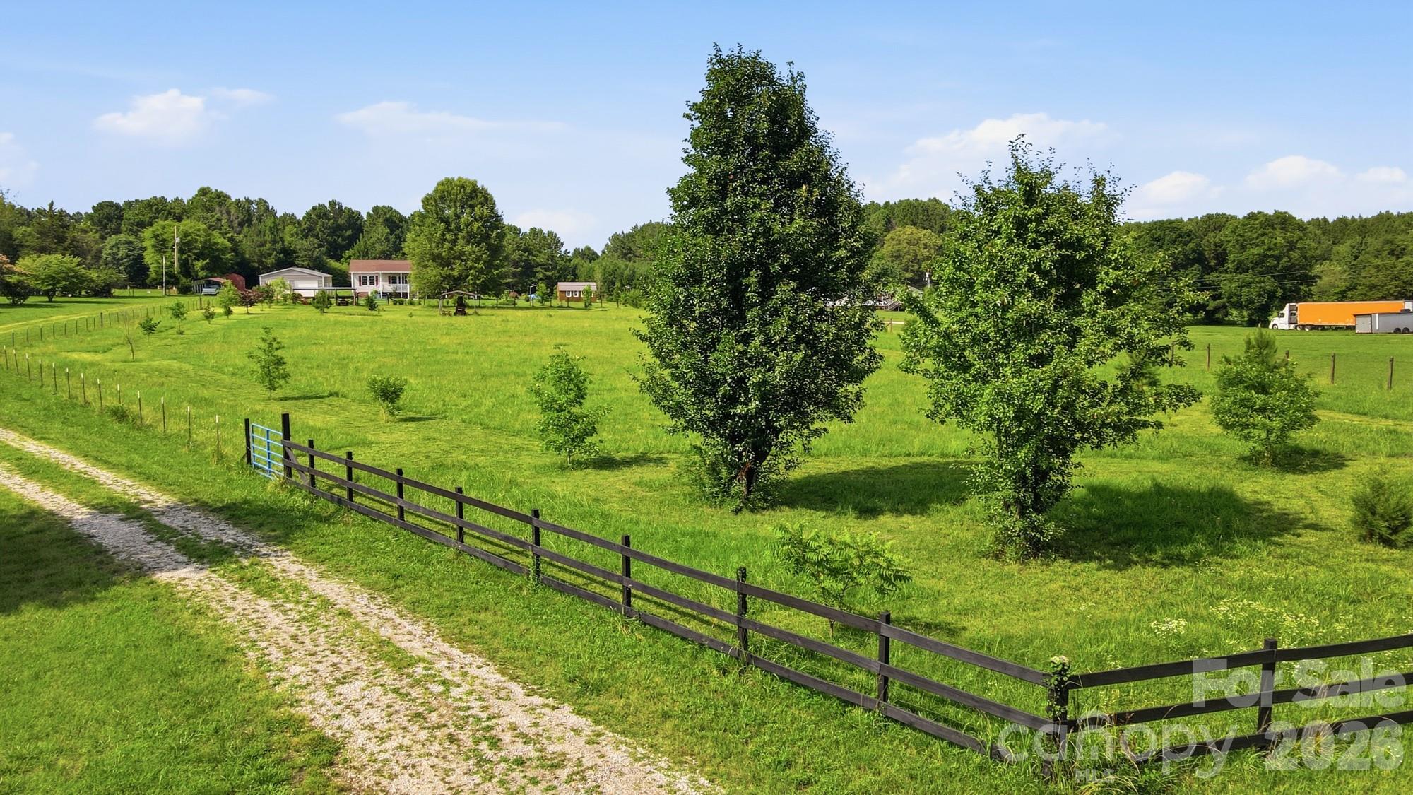 Mallard Lakes - Residential