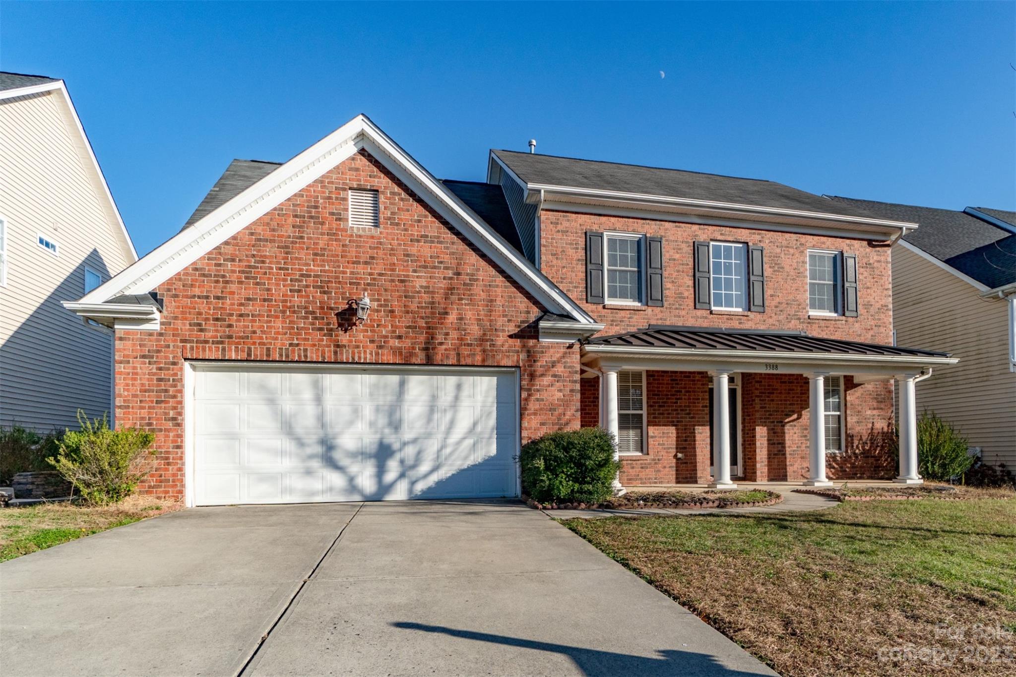 Nestled within the sought out community of The Farm at Riverpointe, this  5-bedroom residence spans an impressive 3,500 square feet. The Farm at Riverpointe amenities, ranging from community pool to recreational areas providing residents with opportunities for leisure and socializing.