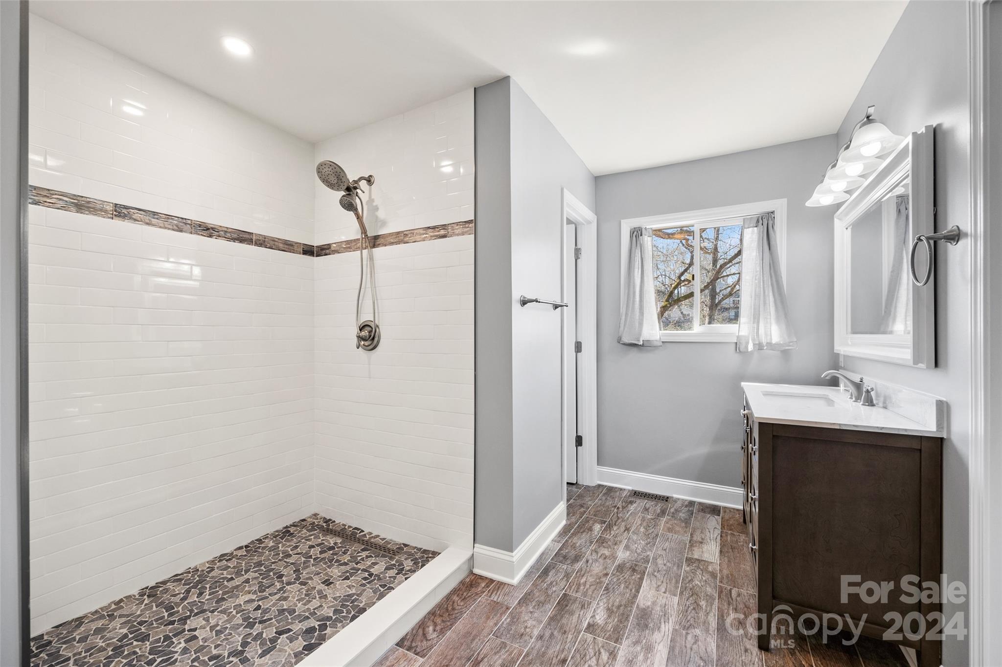 Tega Cay - Residential