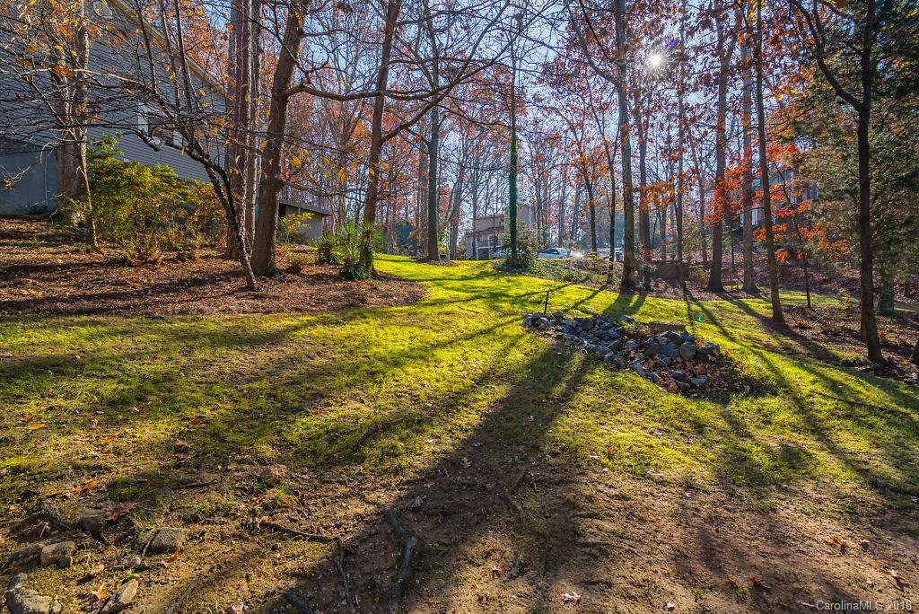 Build your dream home in beautiful Tega Cay!  Come see today!!