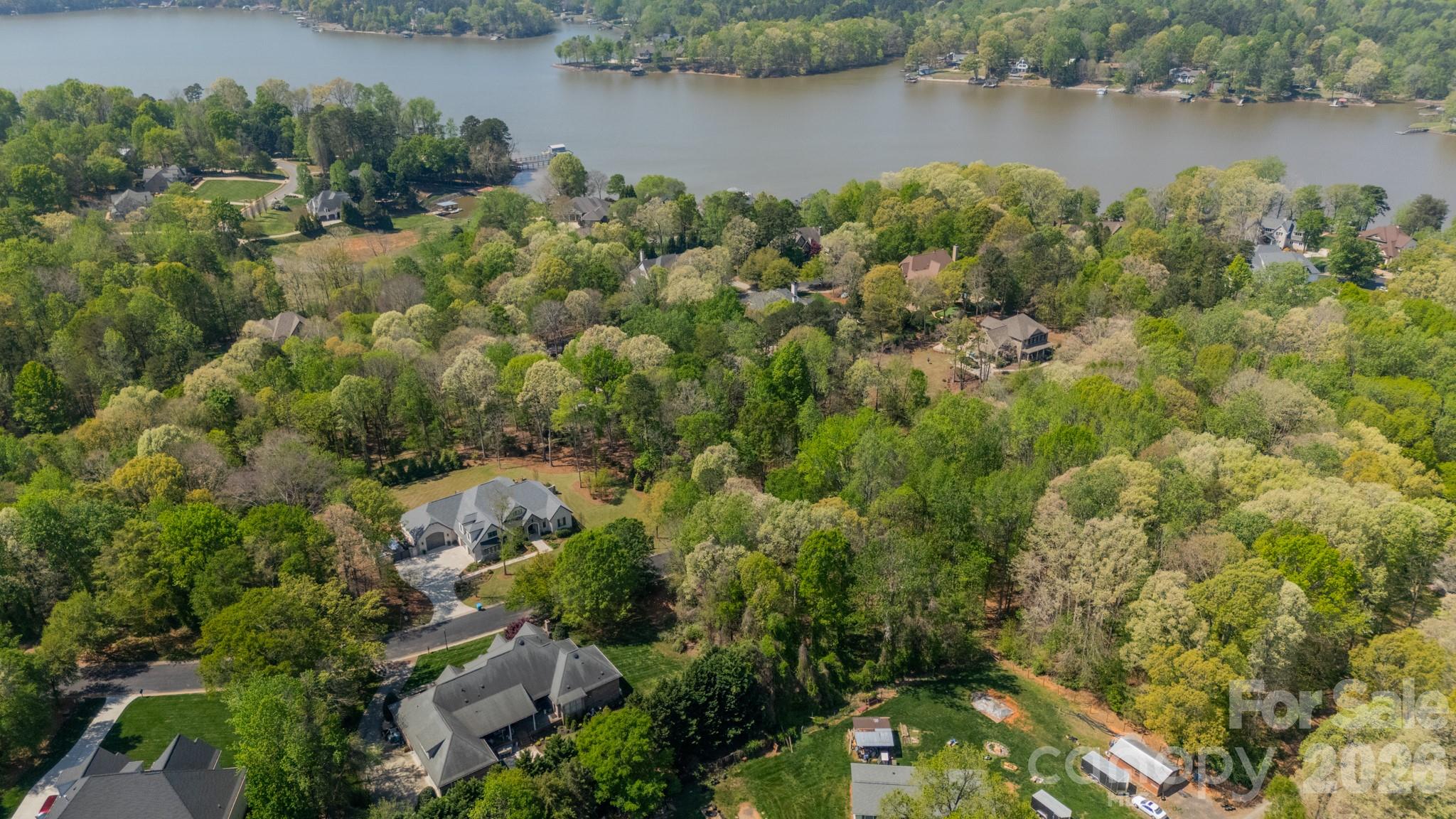 River Lakes - Land