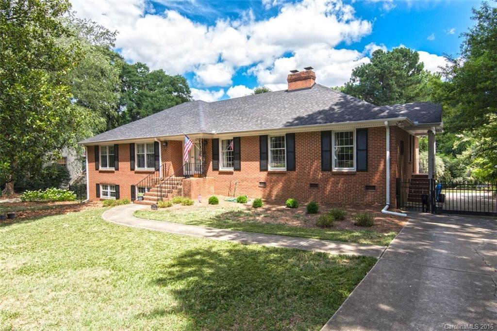 Premier Location within walking distance of top schools in sought after Barclay Downs feat. hardwood floors on main with a large finished basement. 4 spacious bedrooms on the main floor with 2 full baths upstairs and 2 bedrooms & full bath downstairs. The kitchen has been updated with granite counters, tile backsplash and floor and stainless apps. Basement features a mudroom w/ tile floor, sink and cabinets for extra storage. Downstairs great room has wood molding & leads to screen porch.