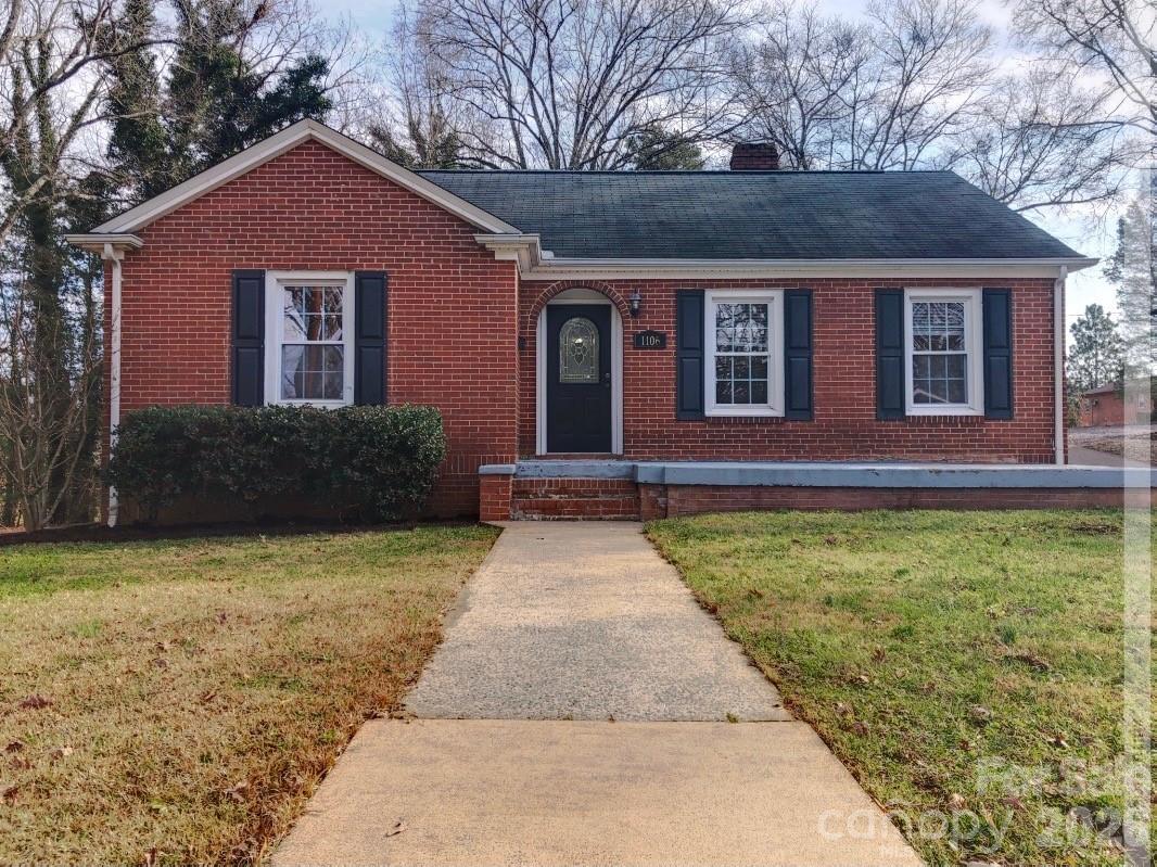 Charming home in a convenient NE Hickory location just minutes from Lenoir-Rhyne University, shopping, dining, and downtown. This home offers a great opportunity for a buyer to make it their own with a little vision and personal touch. Featuring a functional layout and a roof replaced in 2020, the property provides a solid foundation to build on. Whether you’re looking for your first home, a place to downsize, or a property you can customize over time, this one has great potential. Enjoy an established neighborhood with easy access to everything Hickory has to offer.