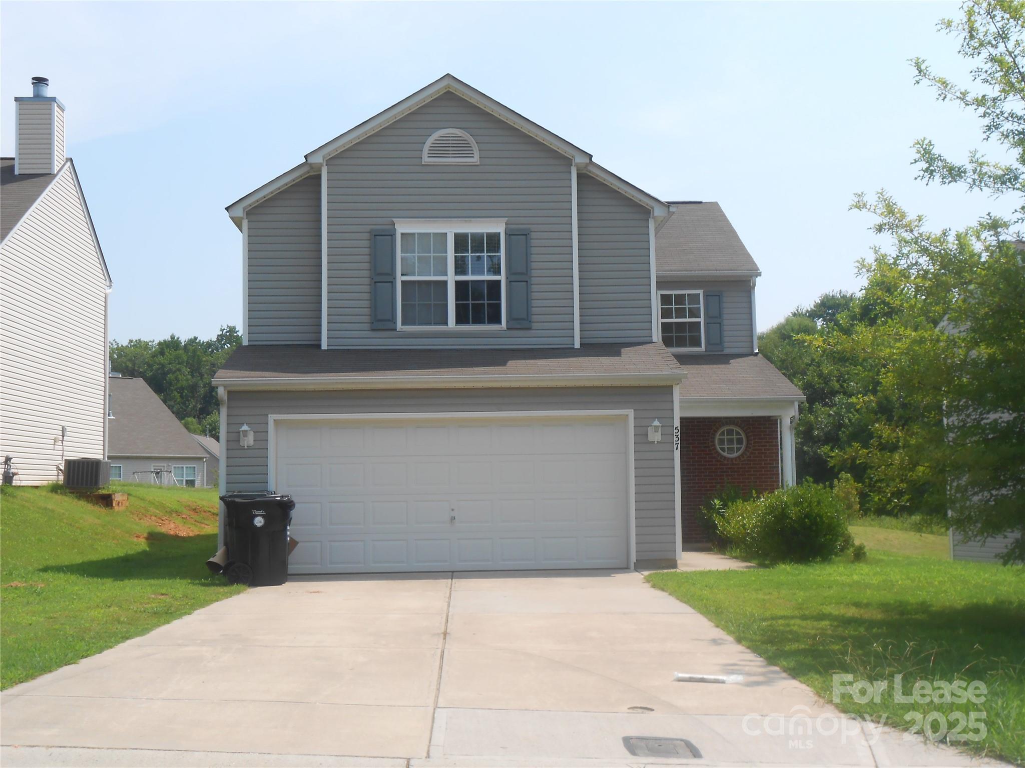 Welcome Home!!! Large 4 bed 2.5 bath home. Havenbrook Community. Brand new carpet and freshly painted. Large family room with gas fireplace. Formal dining room and open kitchen. Primary bedroom and primary bath good size. Large walk-in closet. 3 secondary bedrooms all good size. 2 car garage. Avail NOW!!! Renters Ins required. No smoking. Pet conditional with owner approval. Tenant to provide own fridge.
App fee is $75 per person over age 18 nonrefundable.
Must have credit score over 650
No evictions or owing money to landlords
Must make 3x rent in income